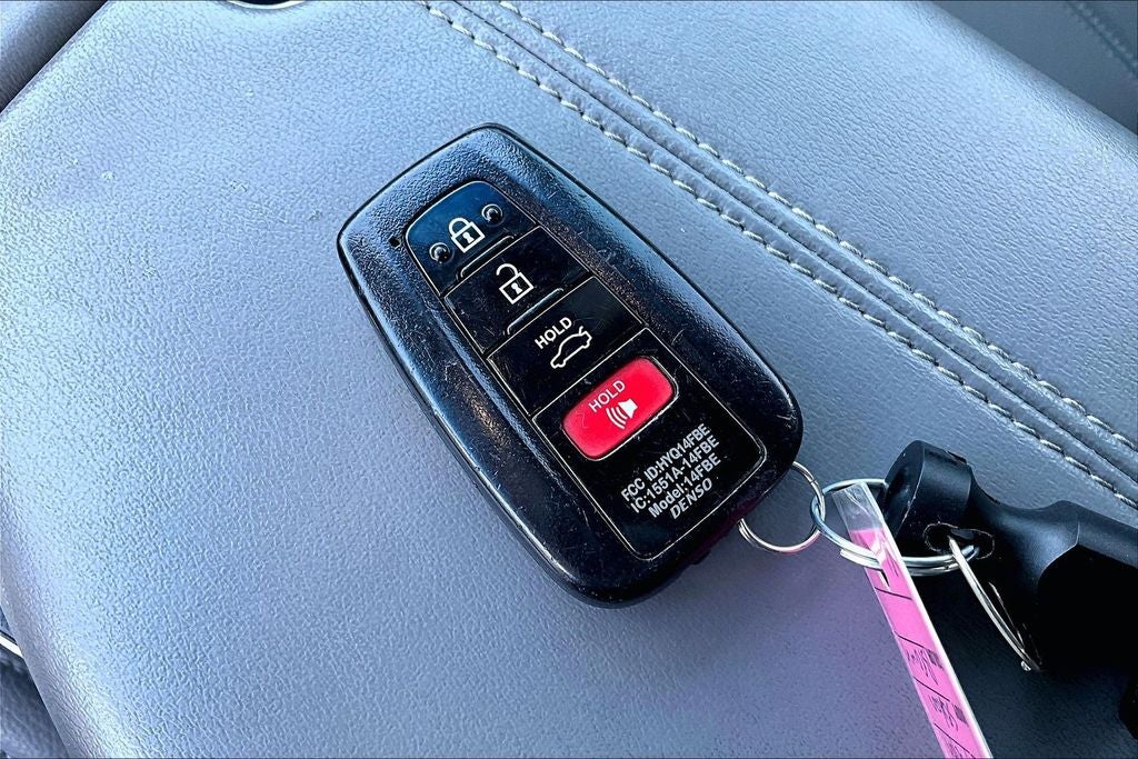 2019 Toyota Avalon XLE
