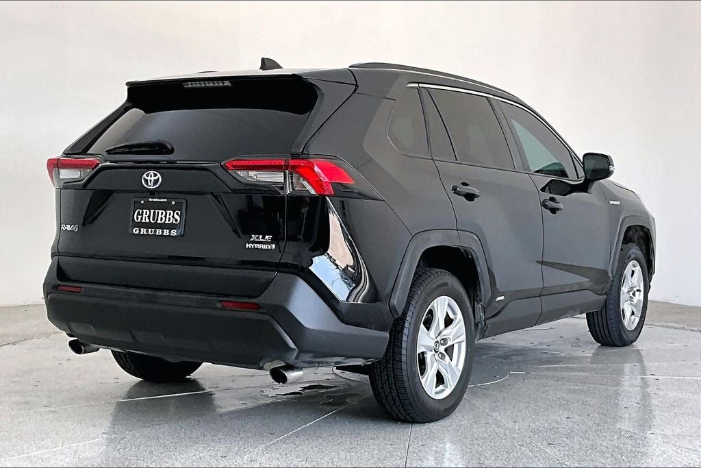 2020 Toyota RAV4 Hybrid XLE