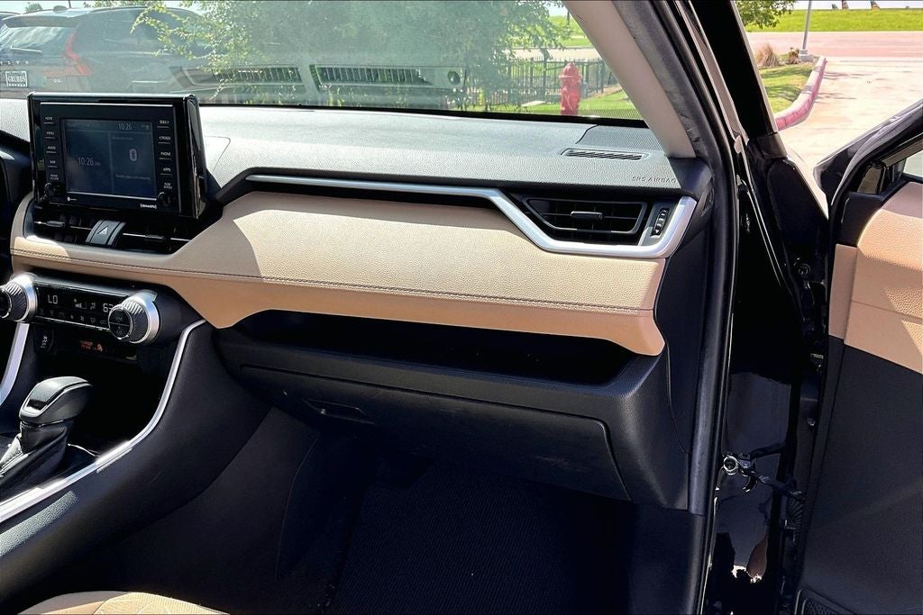 2020 Toyota RAV4 Hybrid XLE