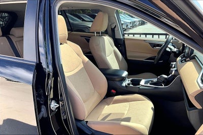 2020 Toyota RAV4 Hybrid XLE