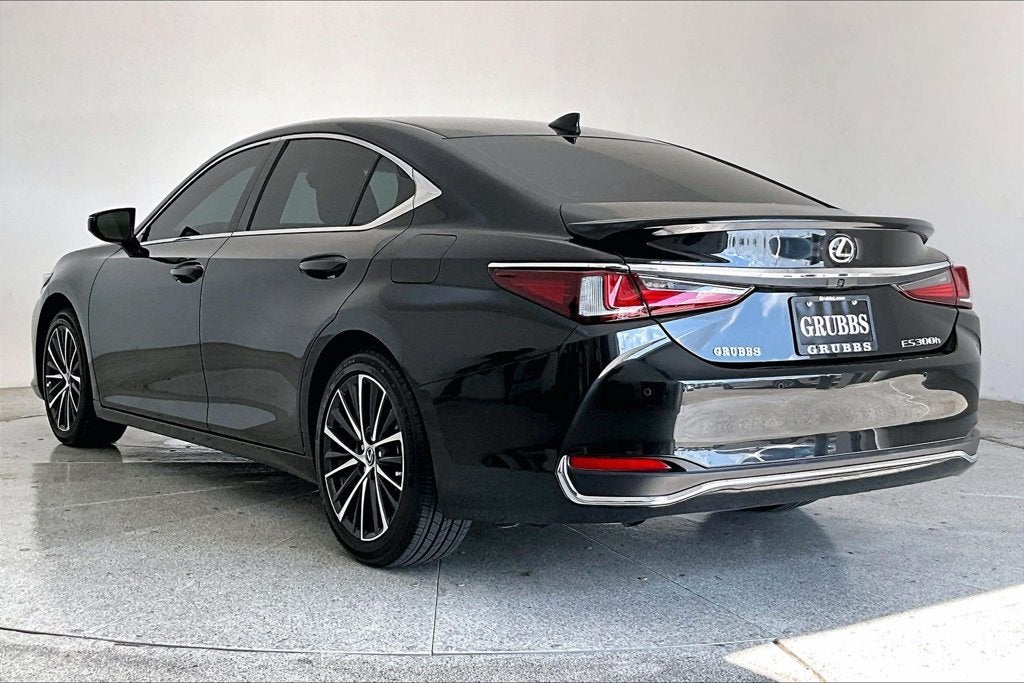2025 Lexus ES 300h
