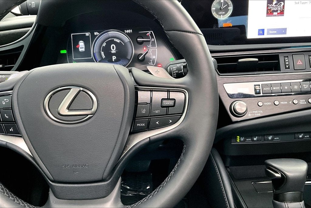 2025 Lexus ES 300h