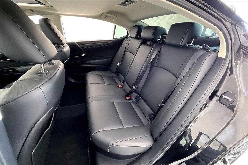 2025 Lexus ES 300h
