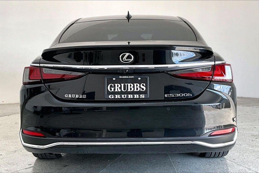 2025 Lexus ES 300h