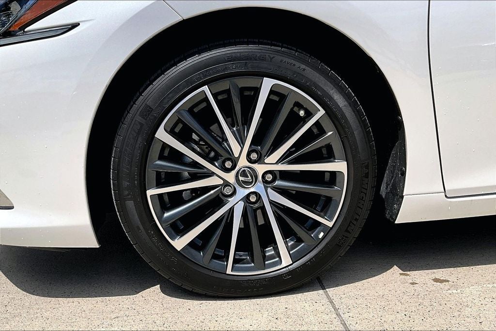 2025 Lexus ES 350