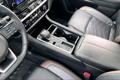 2025 Nissan Pathfinder Platinum