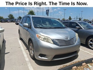 2015 Toyota Sienna LE 8 Passenger