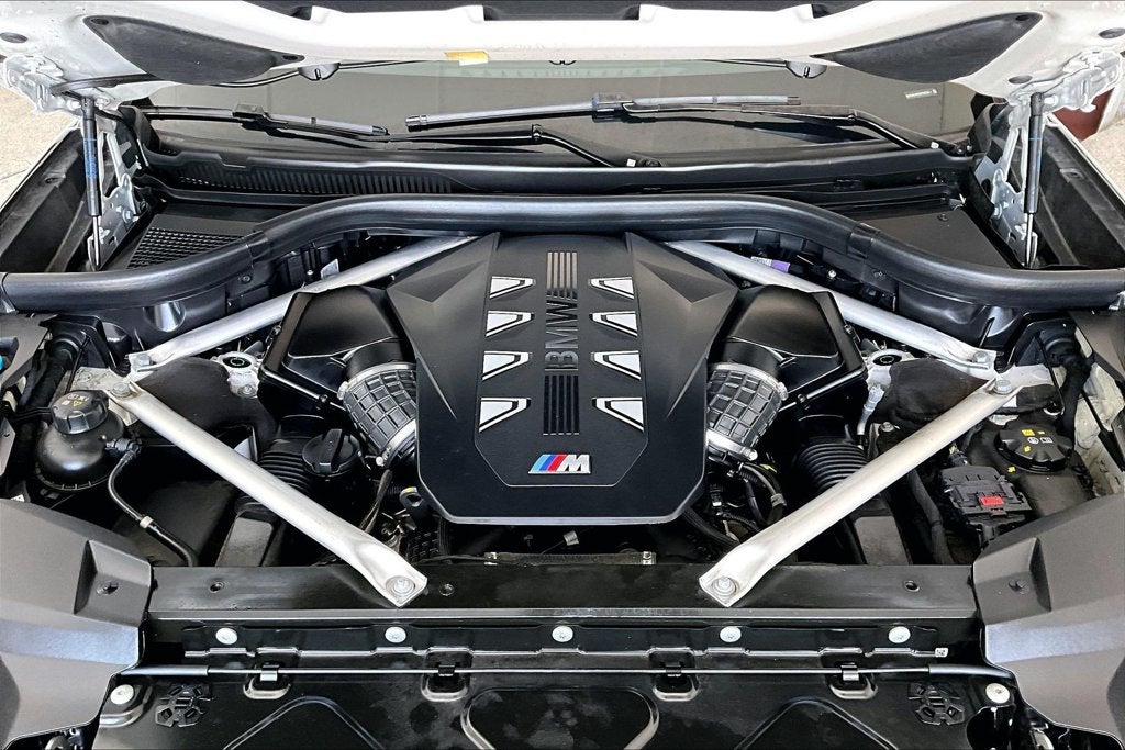 2024 BMW X7 M60i