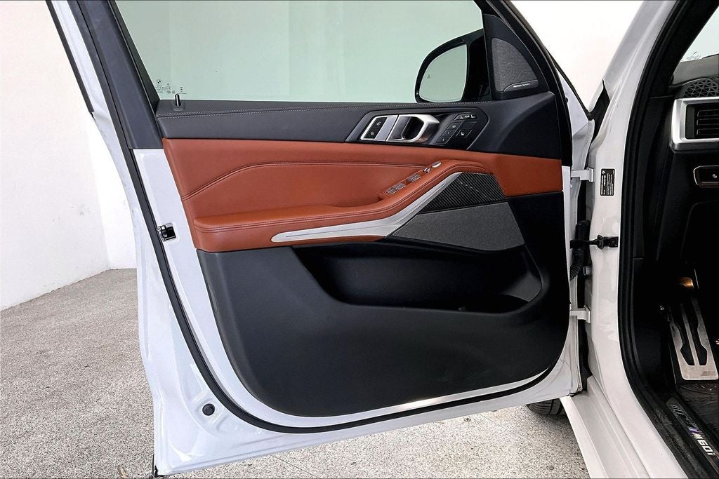 2024 BMW X7 M60i
