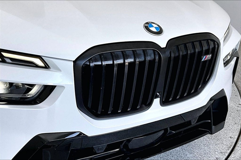 2024 BMW X7 M60i