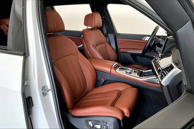 2024 BMW X7 M60i