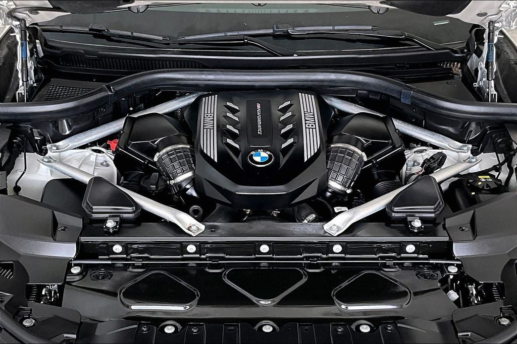 2022 BMW X6 M50i