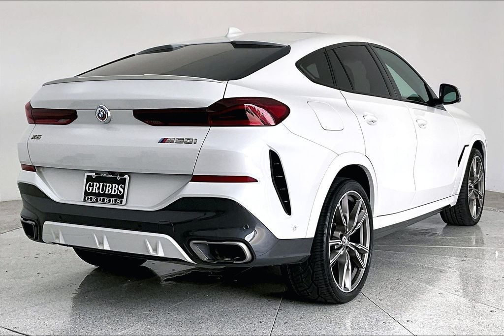 2022 BMW X6 M50i