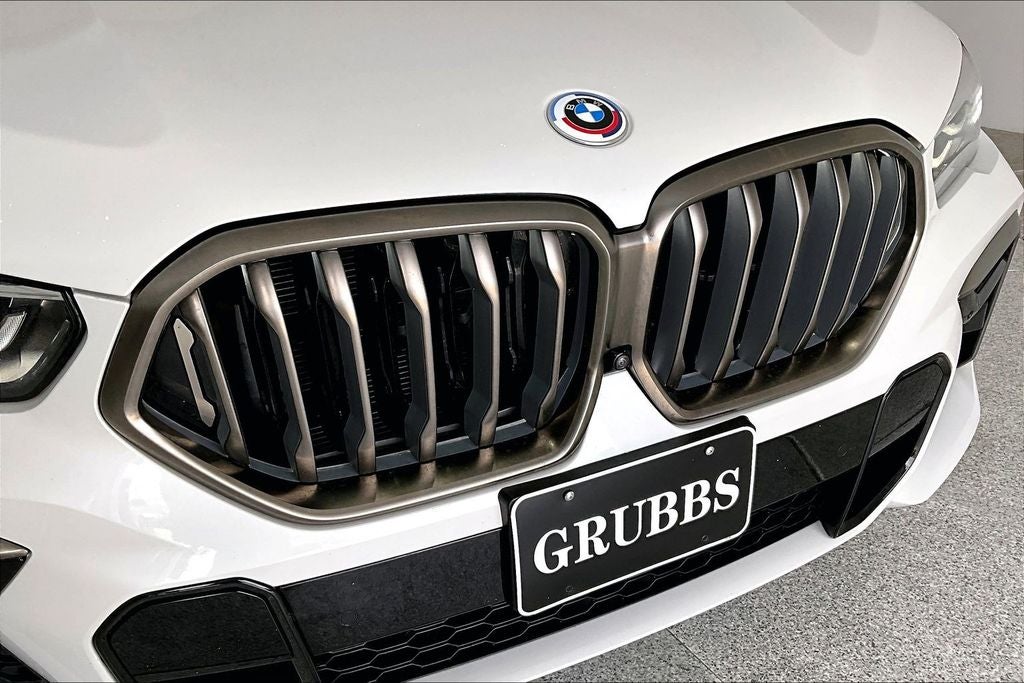 2022 BMW X6 M50i