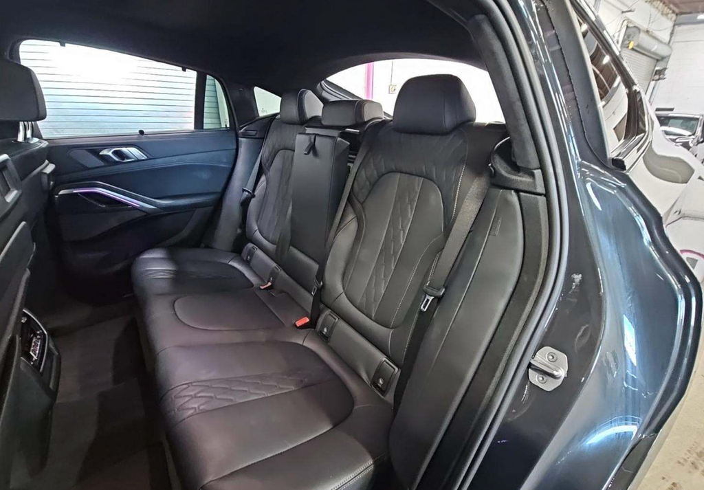 2023 BMW X6 M50i