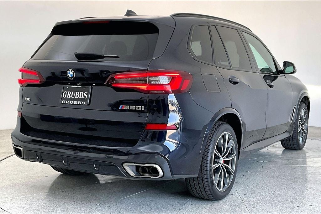 2021 BMW X5 M50i