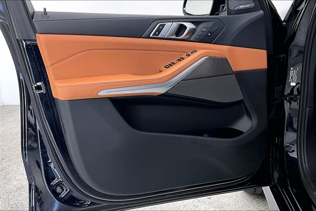 2021 BMW X5 M50i