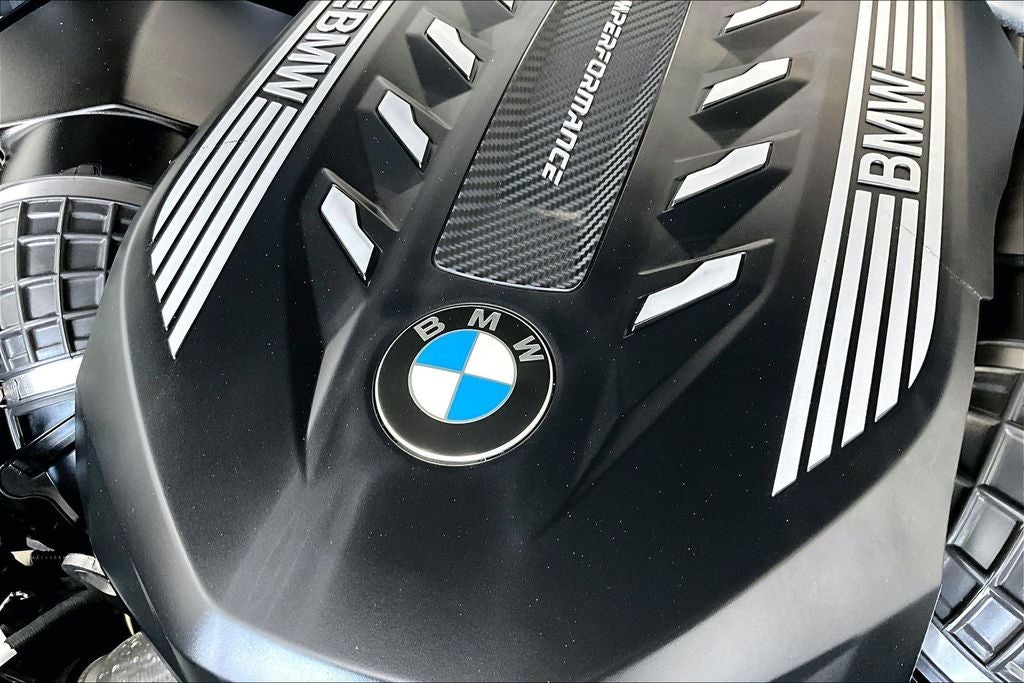 2021 BMW X5 M50i