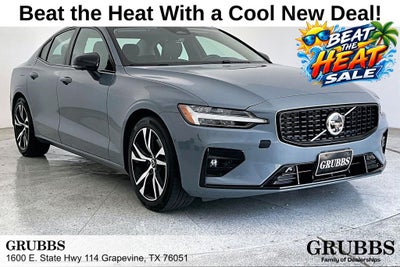 2024 Volvo S60 B5 Plus Dark Theme