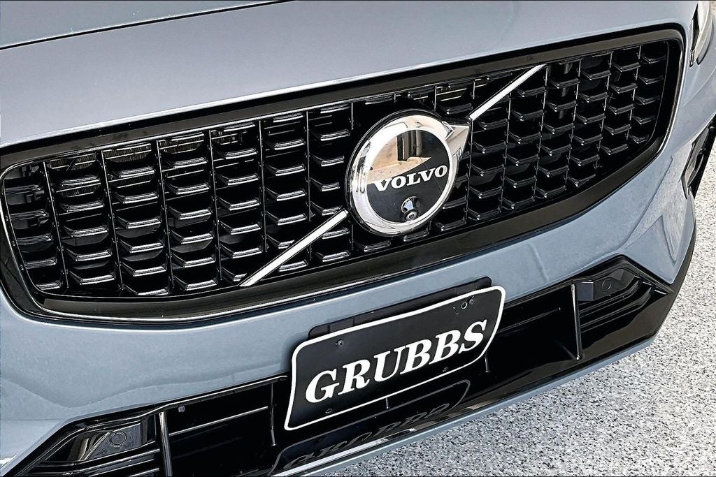 2024 Volvo S60 B5 Plus Dark Theme