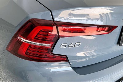 2024 Volvo S60 B5 Plus Dark Theme