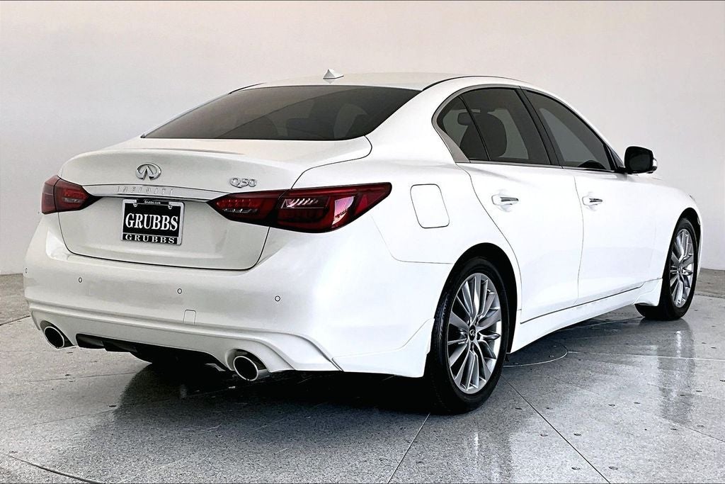2023 INFINITI Q50 LUXE