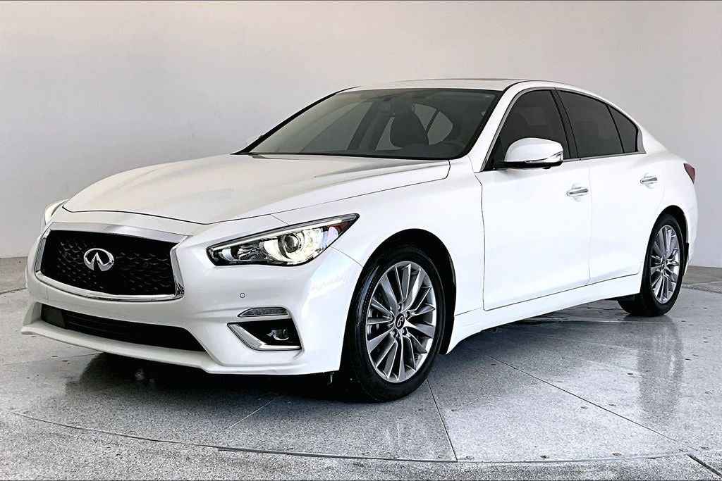 2023 INFINITI Q50 LUXE