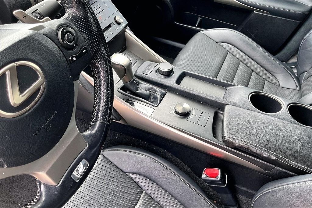 2016 Lexus IS 200t F-Sport