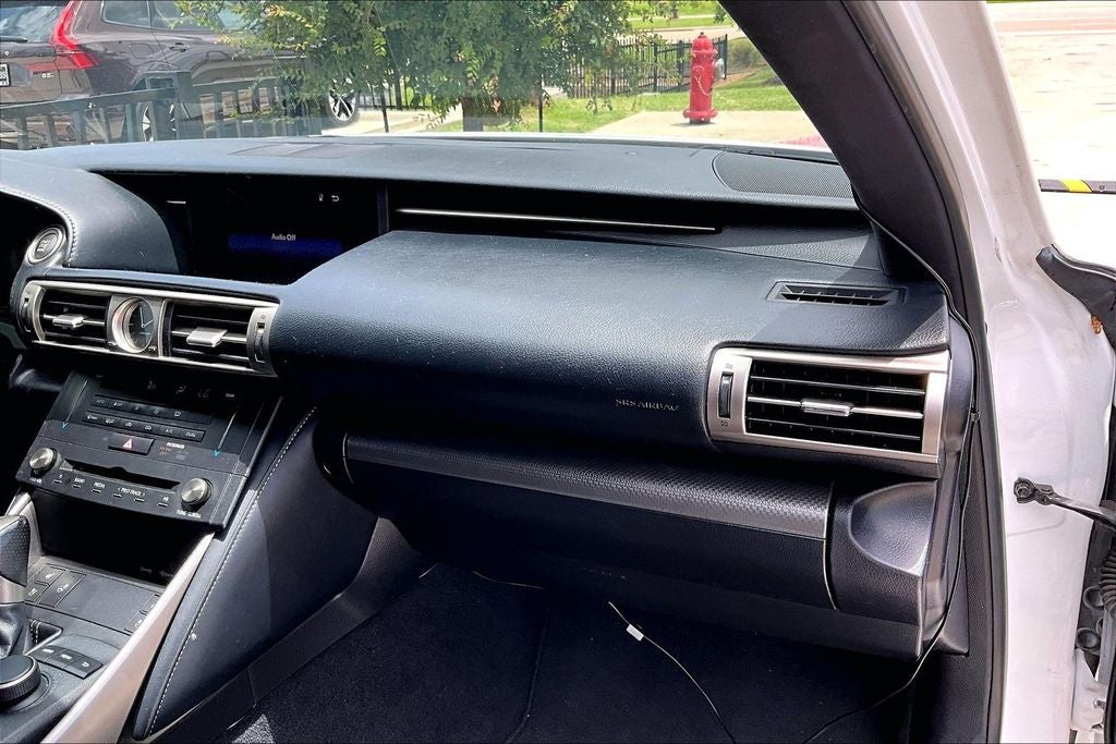 2016 Lexus IS 200t F-Sport