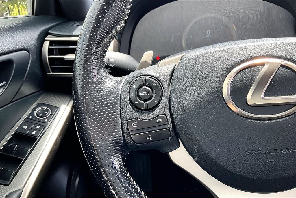 2016 Lexus IS 200t F-Sport