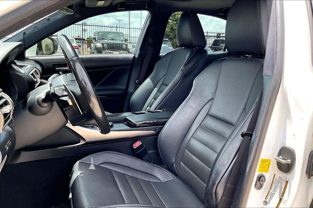 2016 Lexus IS 200t F-Sport