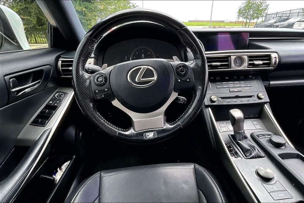 2016 Lexus IS 200t F-Sport