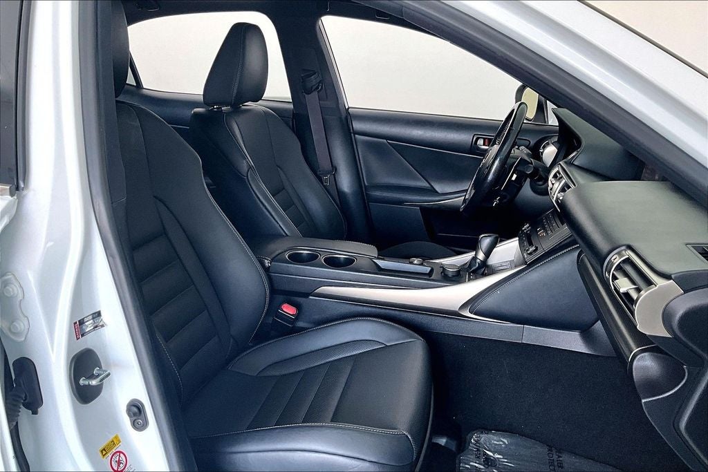 2016 Lexus IS 200t F-Sport