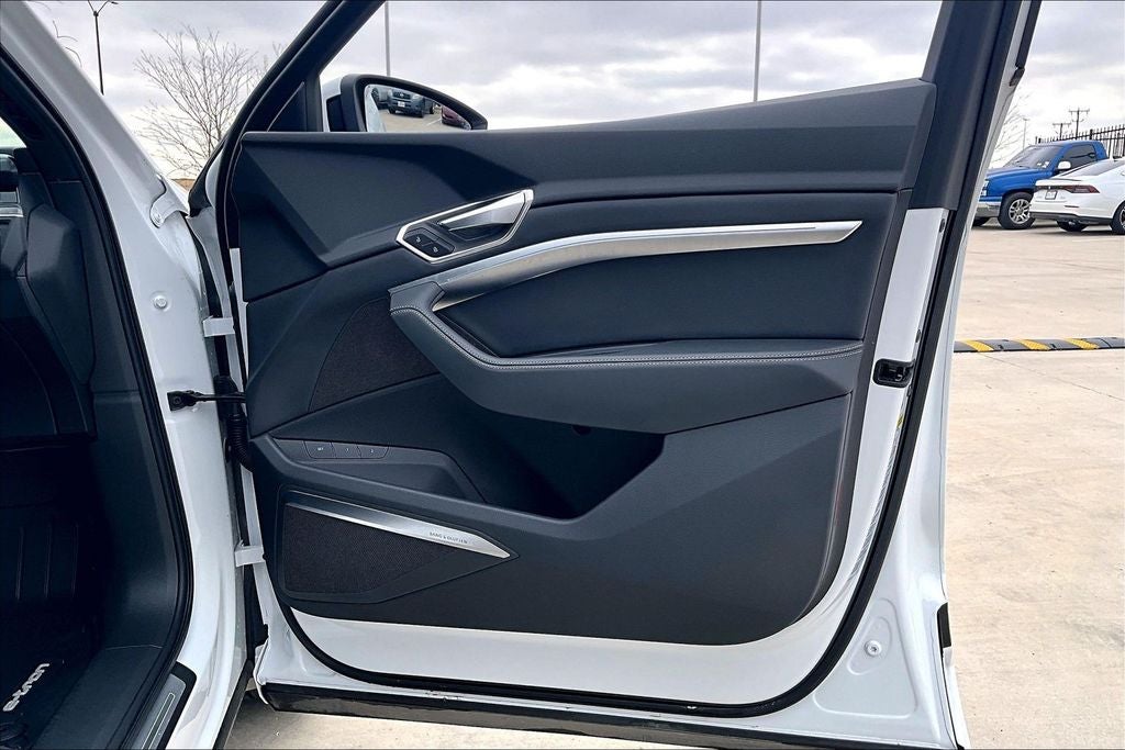 2024 Audi Q8 Sportback e-tron Prestige S line quattro