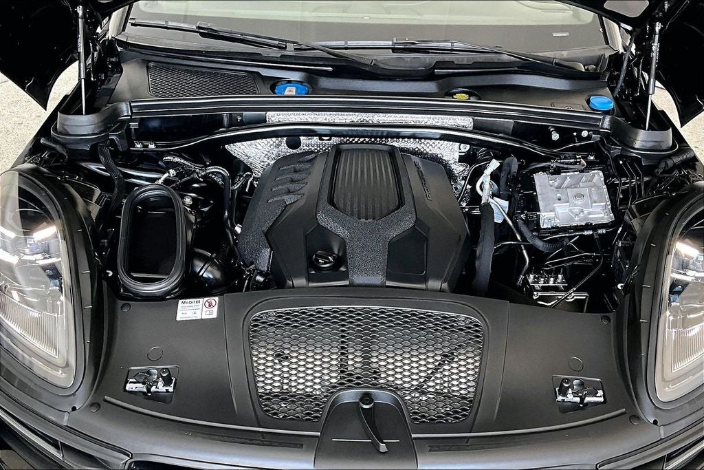 2024 Porsche Macan Base