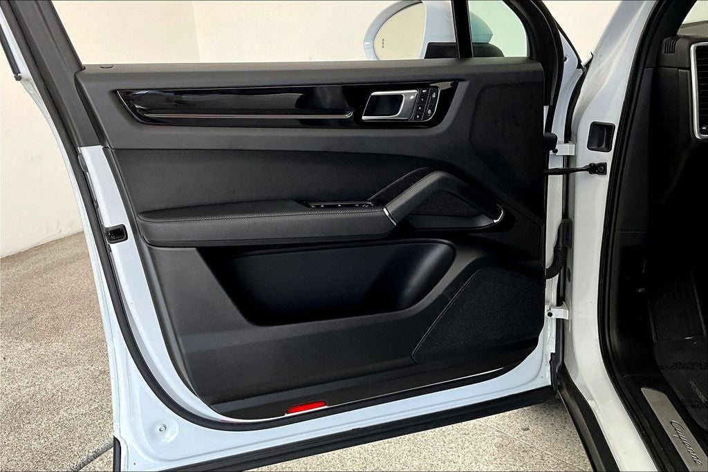 2023 Porsche Cayenne Base