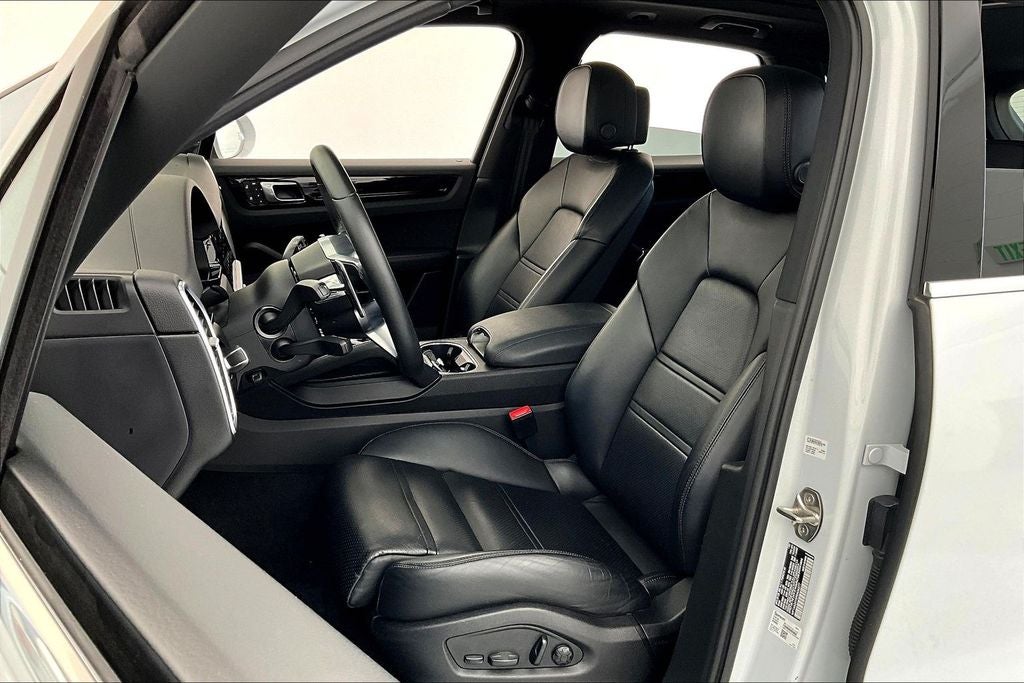2023 Porsche Cayenne Base