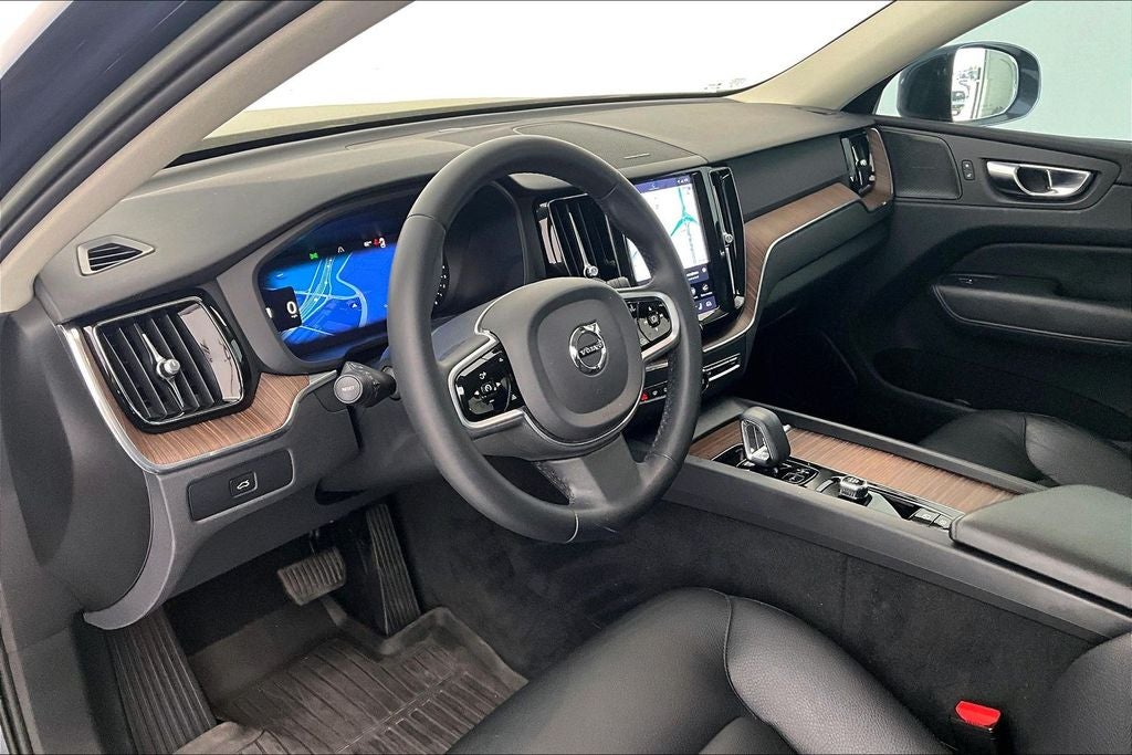 2023 Volvo XC60 B5 Plus Bright Theme