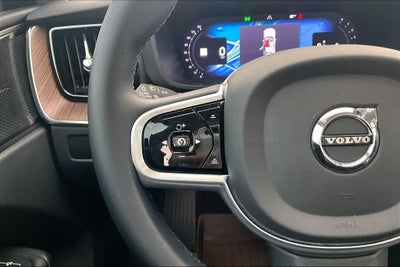 2023 Volvo XC60 B5 Plus Bright Theme