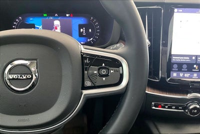 2023 Volvo XC60 B5 Plus Bright Theme