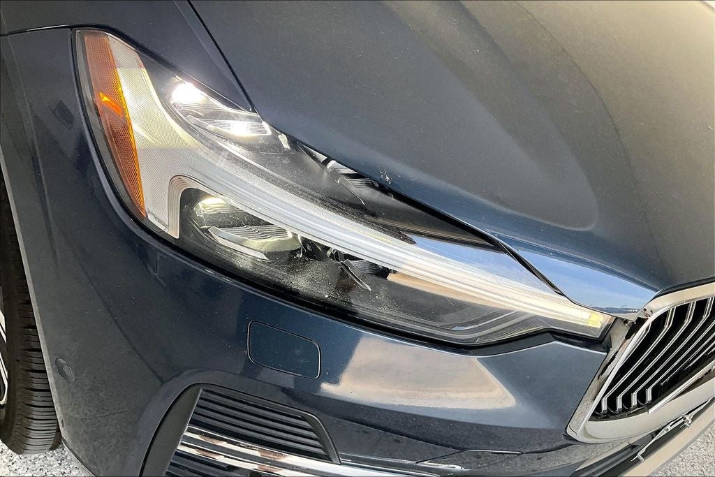 2023 Volvo XC60 B5 Plus Bright Theme
