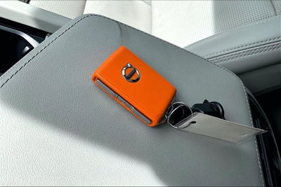 2024 Volvo XC60 B5 Ultimate Dark Theme