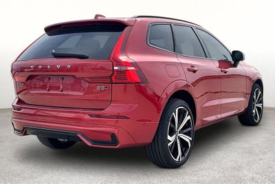 2024 Volvo XC60 B5 Ultimate Dark Theme
