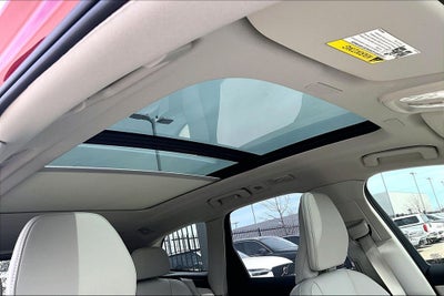 2024 Volvo XC60 B5 Ultimate Dark Theme