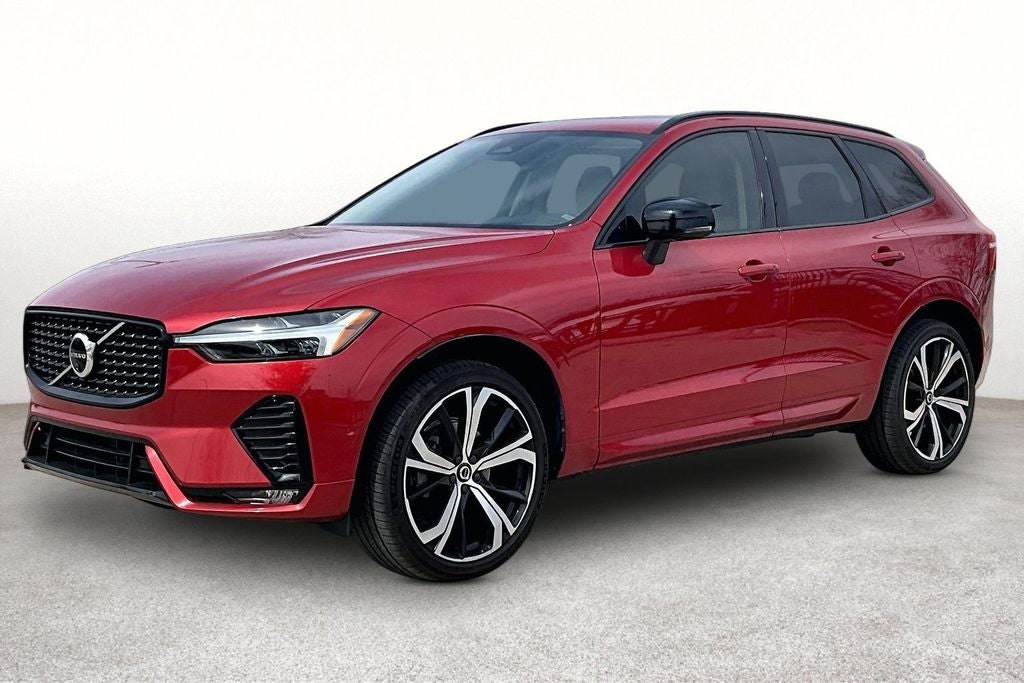 2024 Volvo XC60 B5 Ultimate Dark Theme