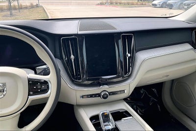 2024 Volvo XC60 B5 Ultimate Dark Theme