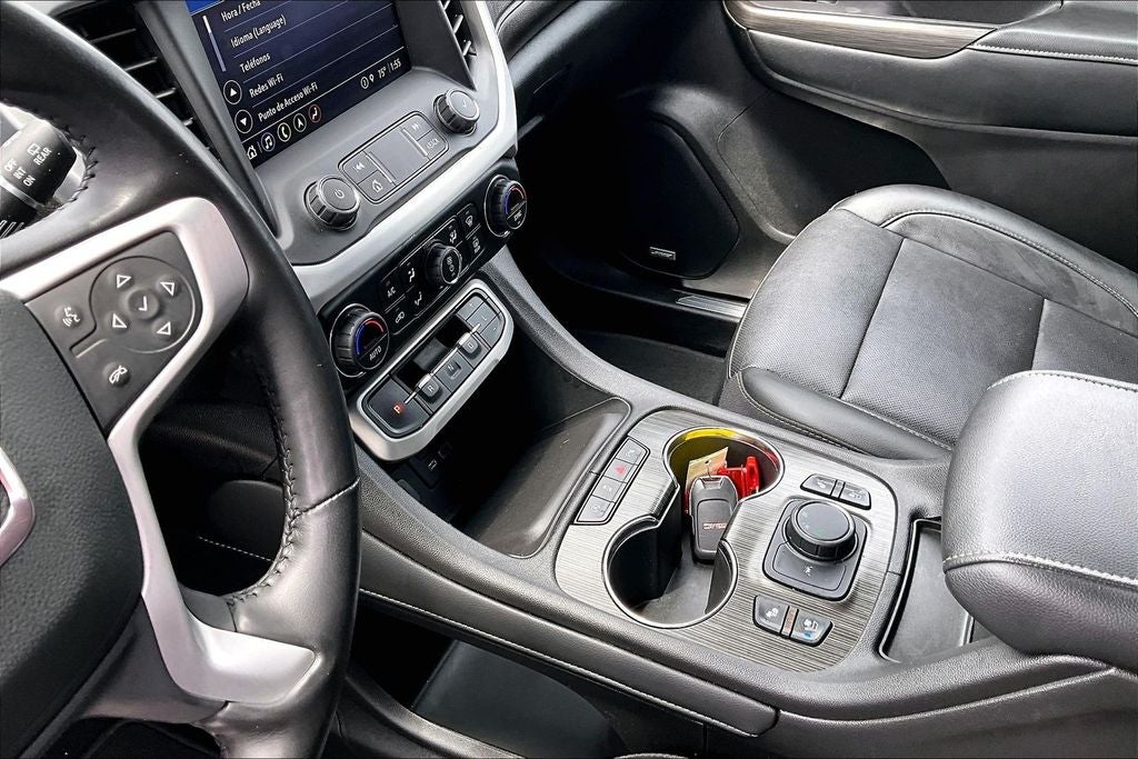 2022 GMC Acadia SLT