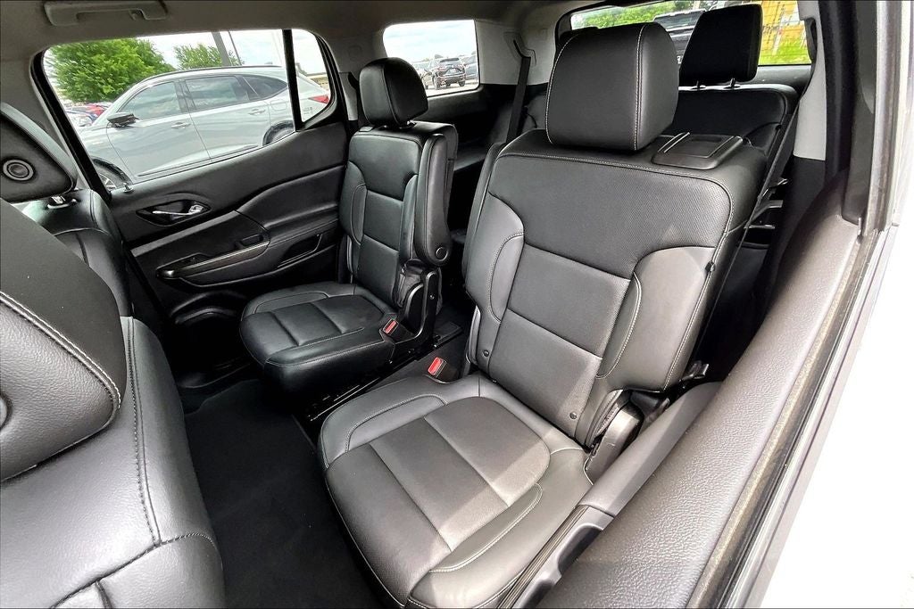 2022 GMC Acadia SLT