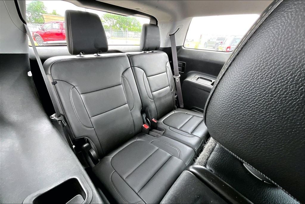 2022 GMC Acadia SLT