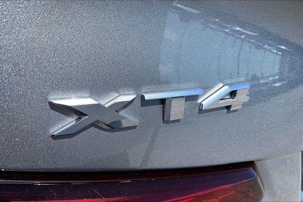 2025 Cadillac XT4 Premium Luxury